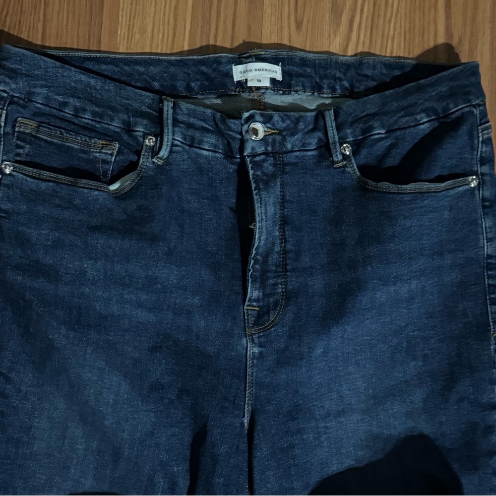 Good American Jeans - Classic Blue. High Rise. Slight Stretch Size 18